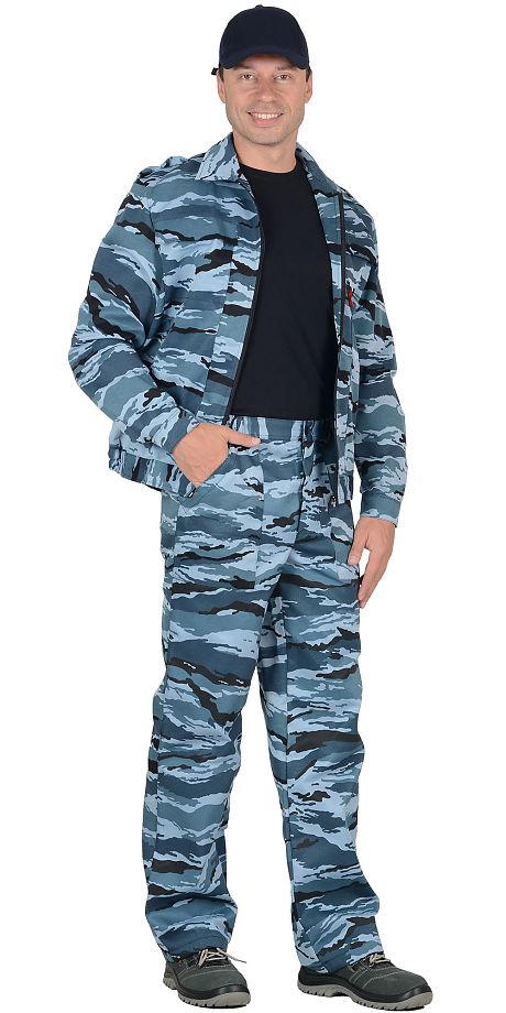 Костюм
